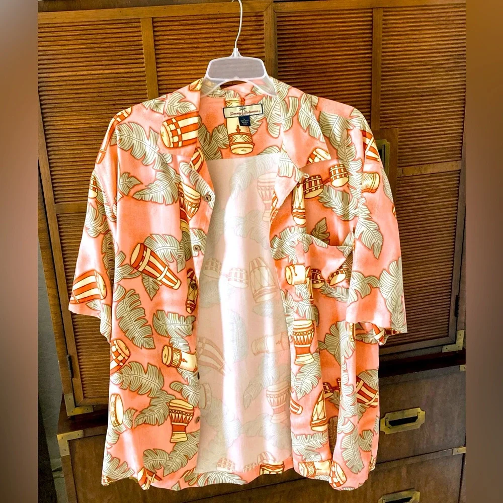 Tommy Bahama silk shirt - Picture 3 of 8